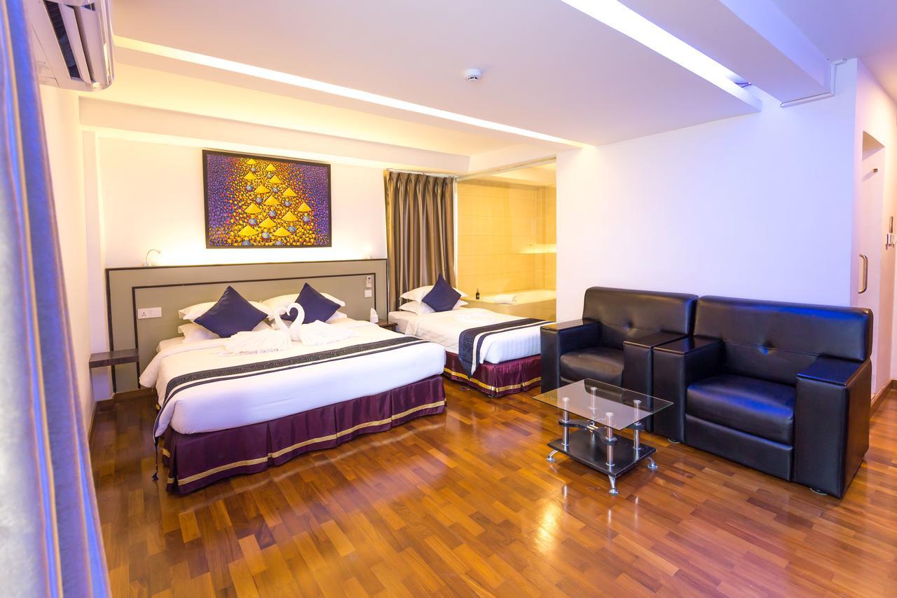 Sky View Hotel Yangon Esterno foto
