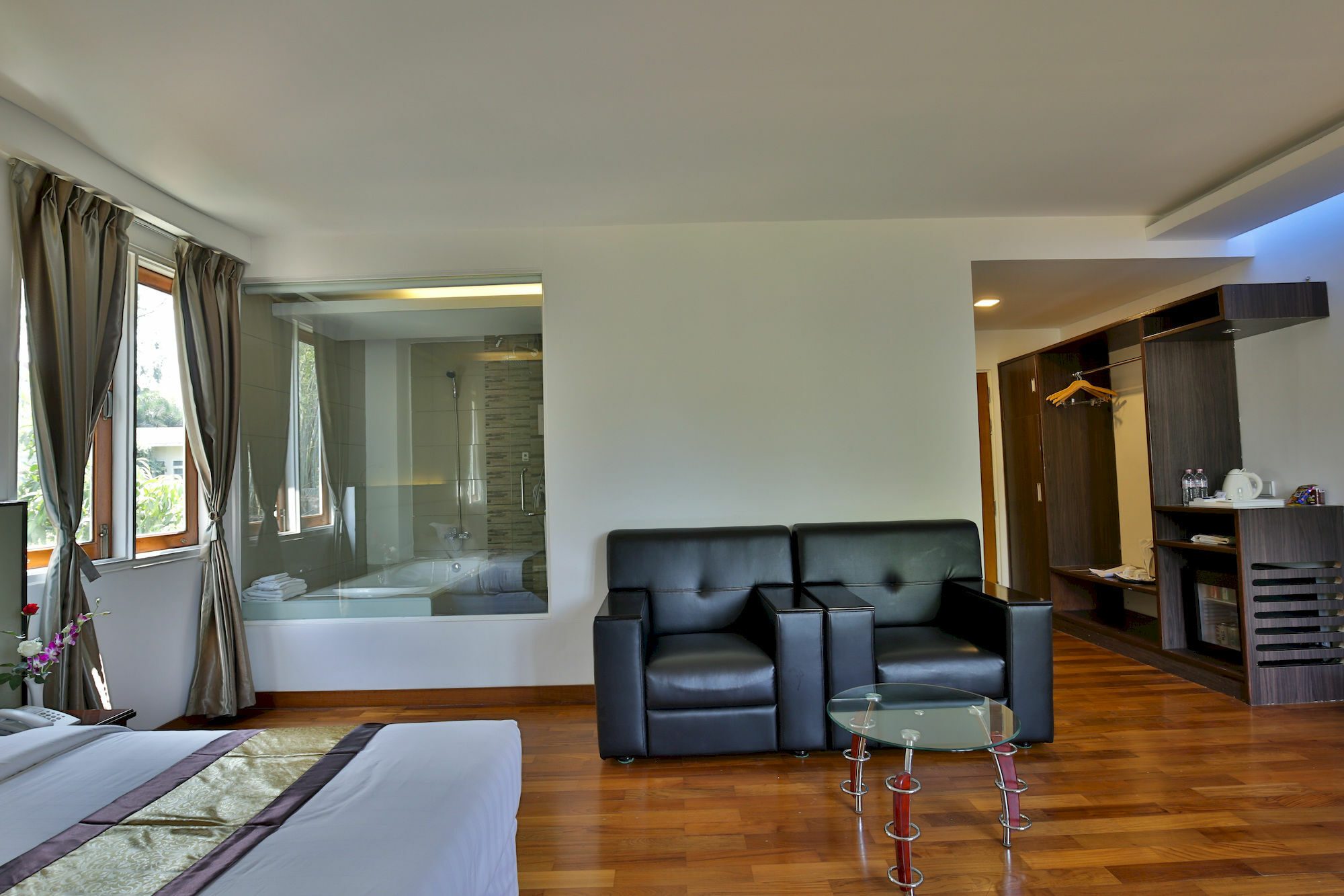 Sky View Hotel Yangon Esterno foto