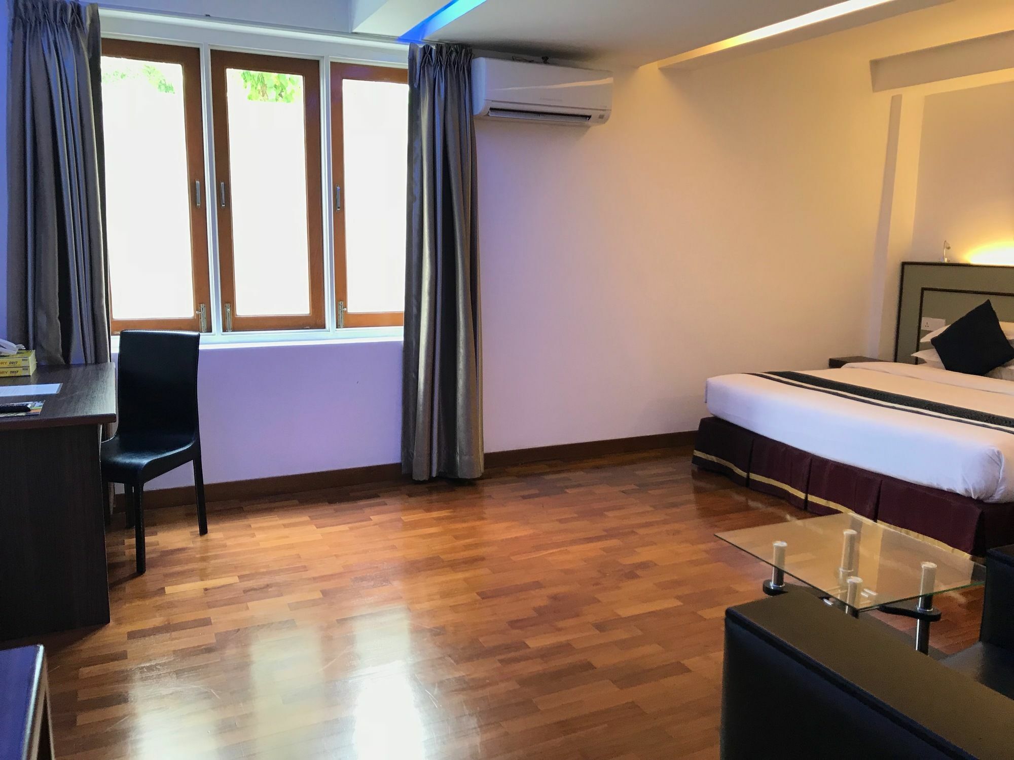 Sky View Hotel Yangon Esterno foto
