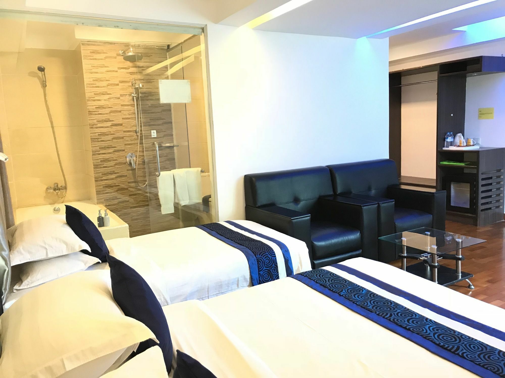 Sky View Hotel Yangon Esterno foto