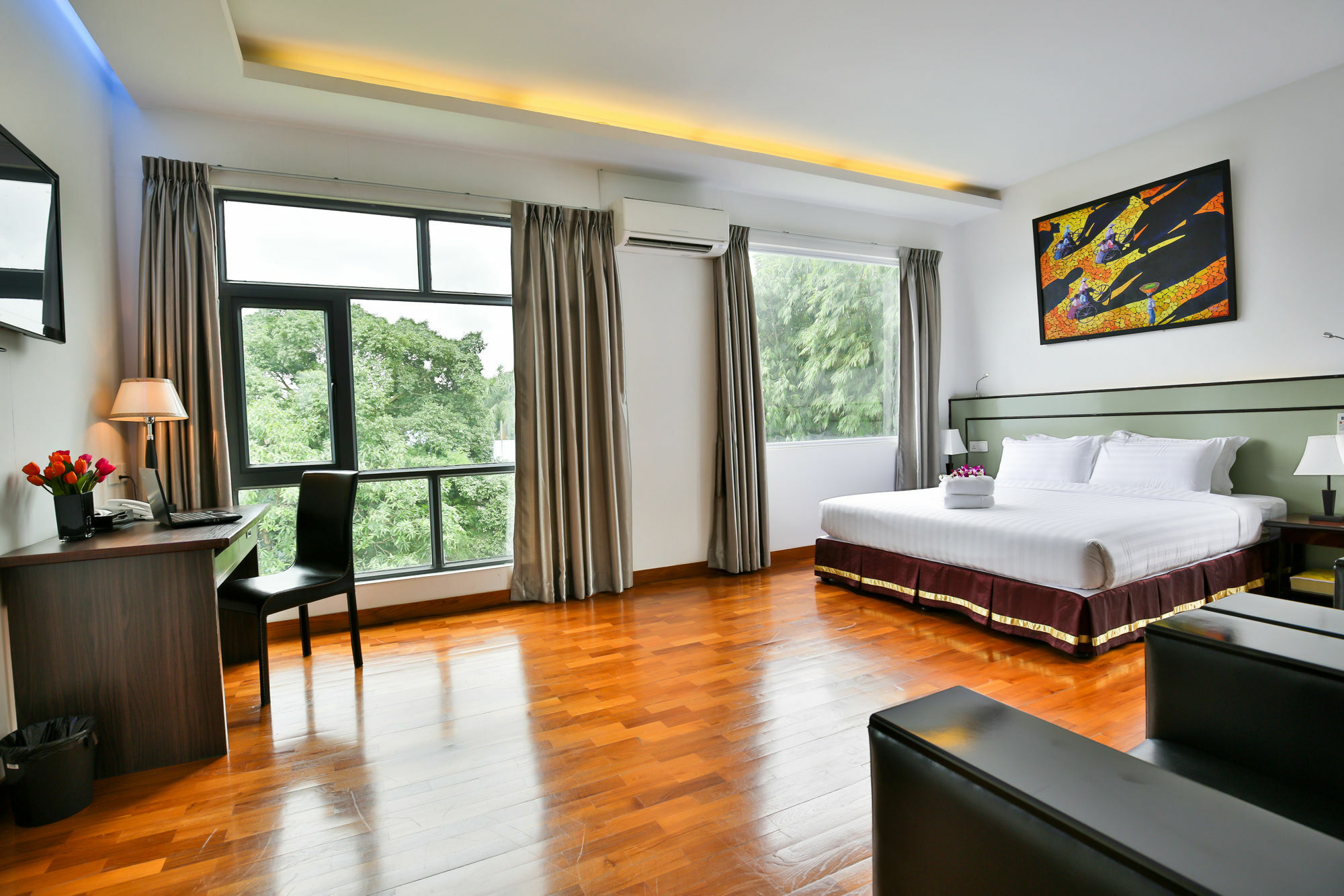 Sky View Hotel Yangon Esterno foto