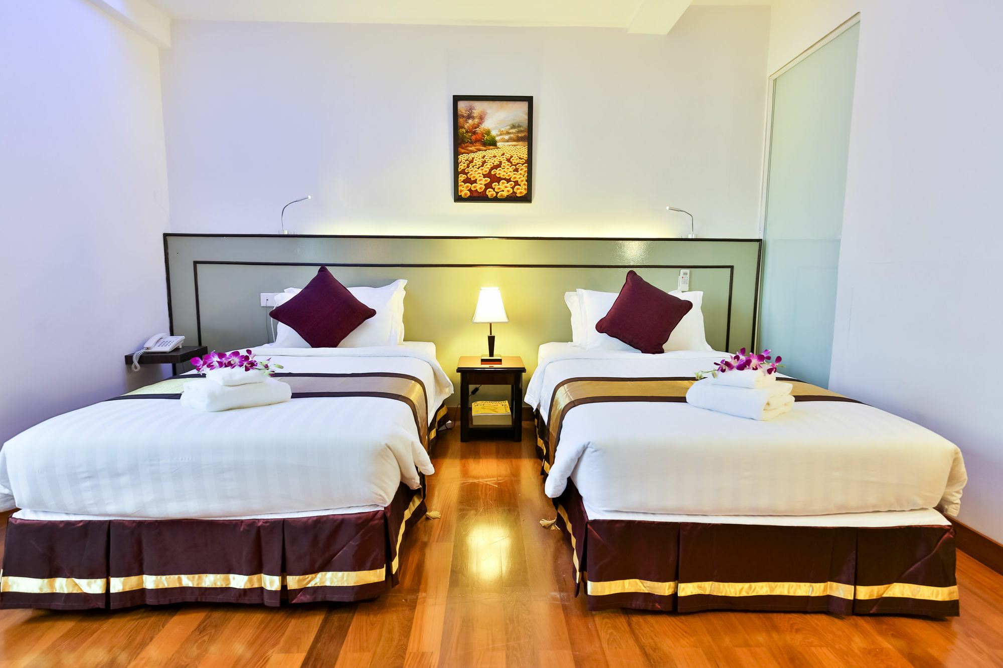 Sky View Hotel Yangon Esterno foto